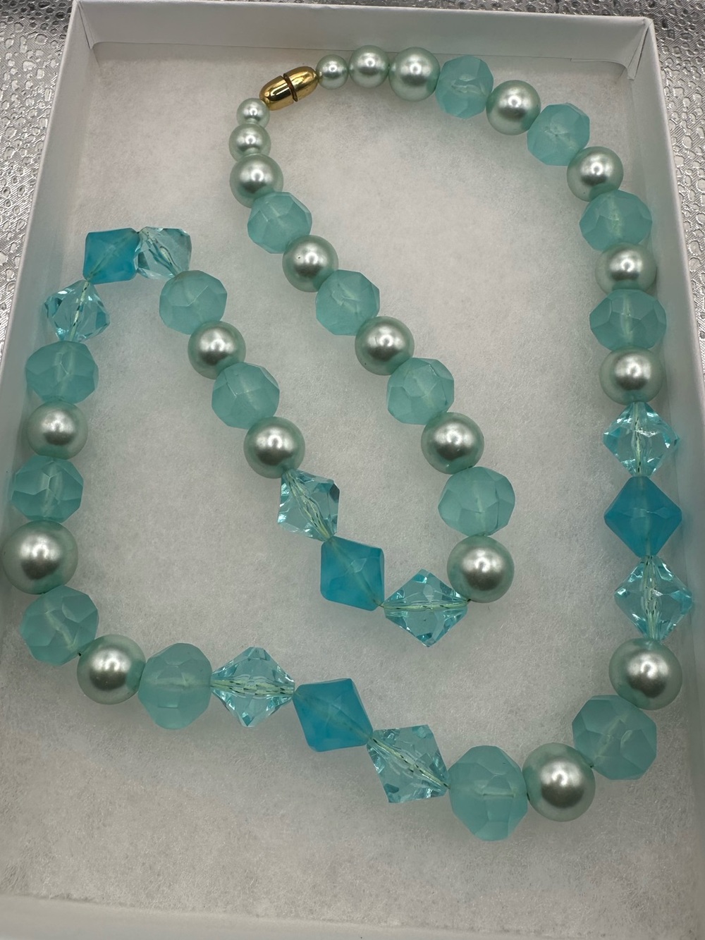 AVON Icy Pastels Necklace Frosted Aqua Faceted Beads
